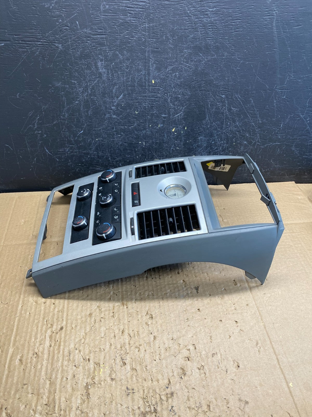 2008-2010 Chrysler Town Country Climate Control Panel Center Dash Trim AC9641 DG3