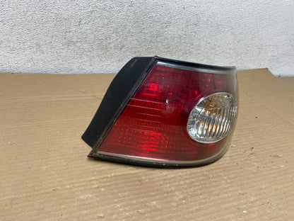 2002 to 2004 Lexus ES300 ES330 Right Passenger Side Tail Light AG8965 DW1