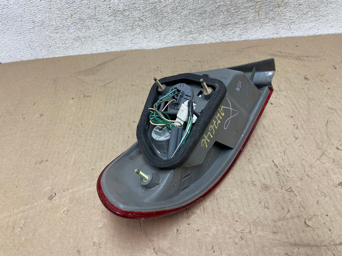 1998 1999 2000 Toyota Corolla Right Passenger Side Tail light AH7646 LK5