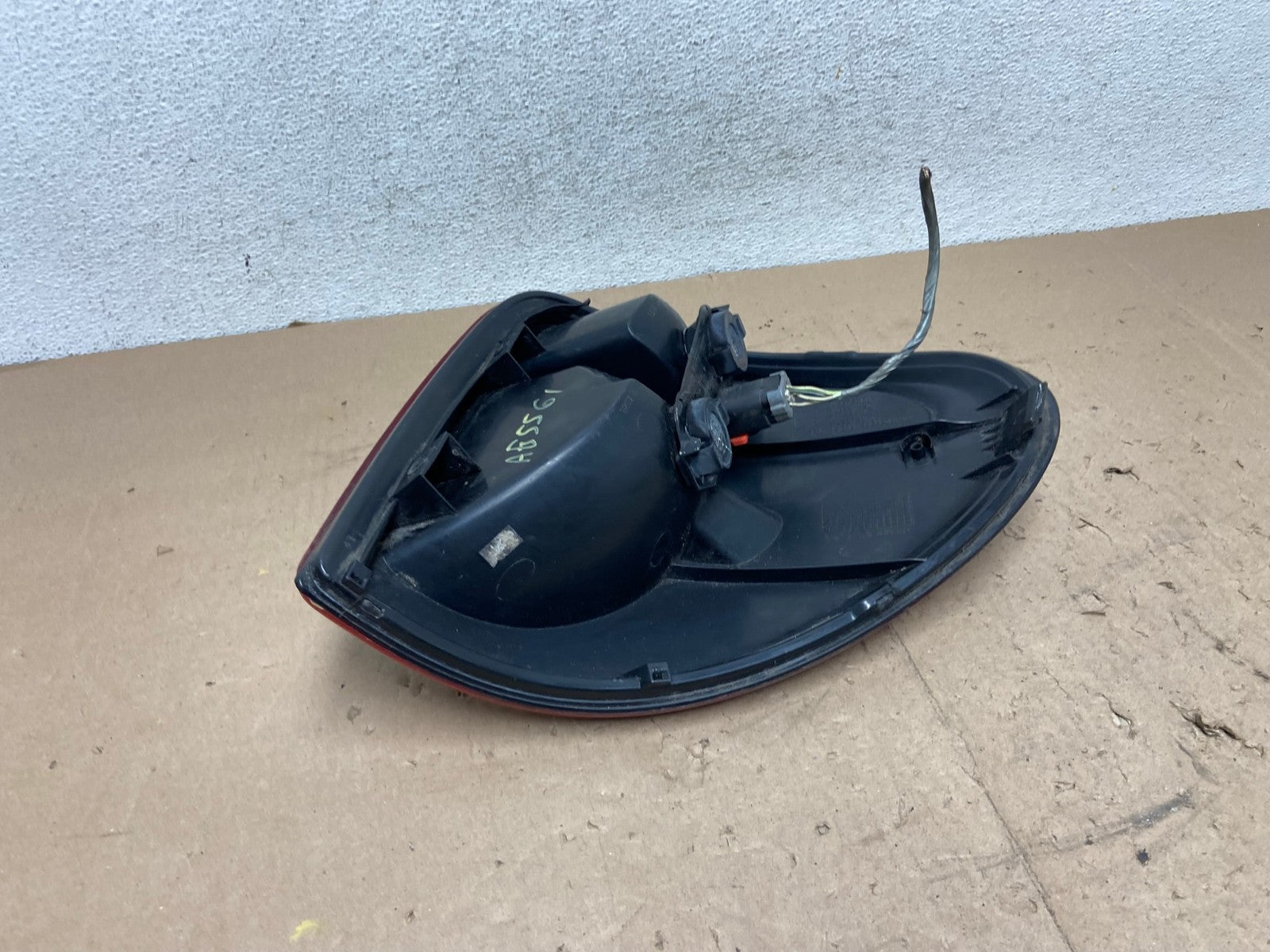 2004 to 2007 Dodge Grand Caravan Left Driver Lh Tail Light AG5561 LK4