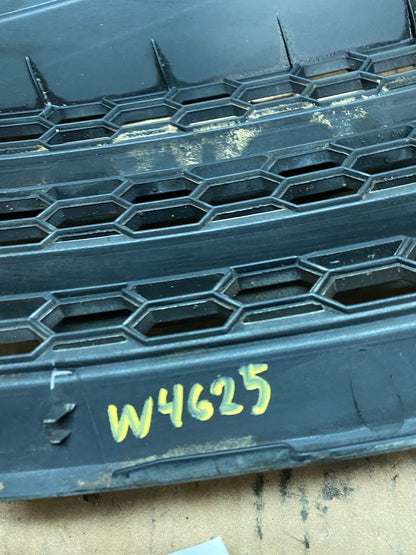 2007 - 2009 Mitsubishi Outlander Front Upper Grill Grille OEM W4625 DG16