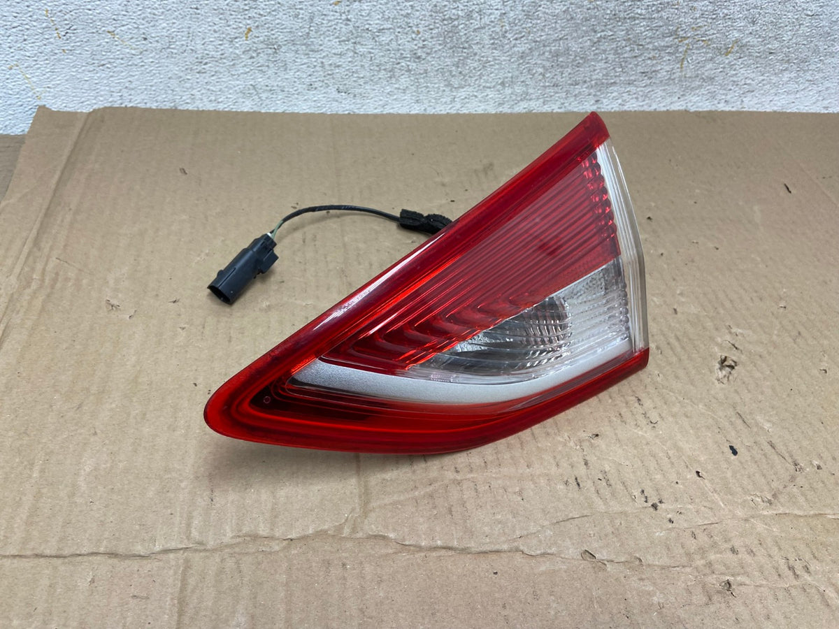 2013 to 2016 Ford Escape Right Passenger RH Side Inner Tail Light AI1218 LK2