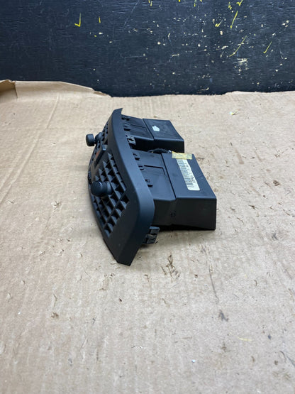 2004 to 2009 Cadillac SRX Front Center Dash A/C Air Vent Z1706 DG2