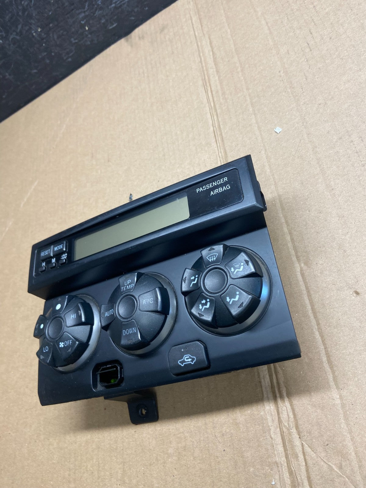2003 to 2009 Toyota 4runner Am Fm Cd Player Radio Receiver AE4342 DG2