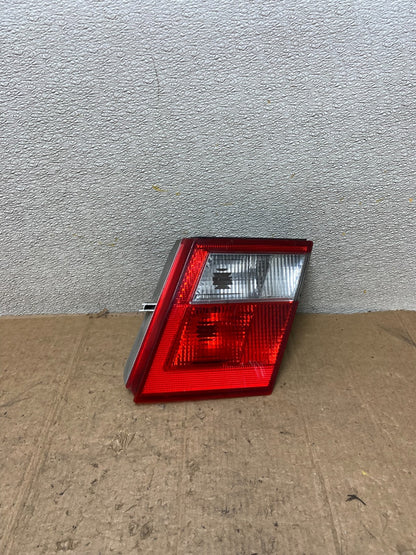 2002 2003 2004 2005 Saab 9-5 Sedan Right Passenger Inner Tail Light Oem AA42390