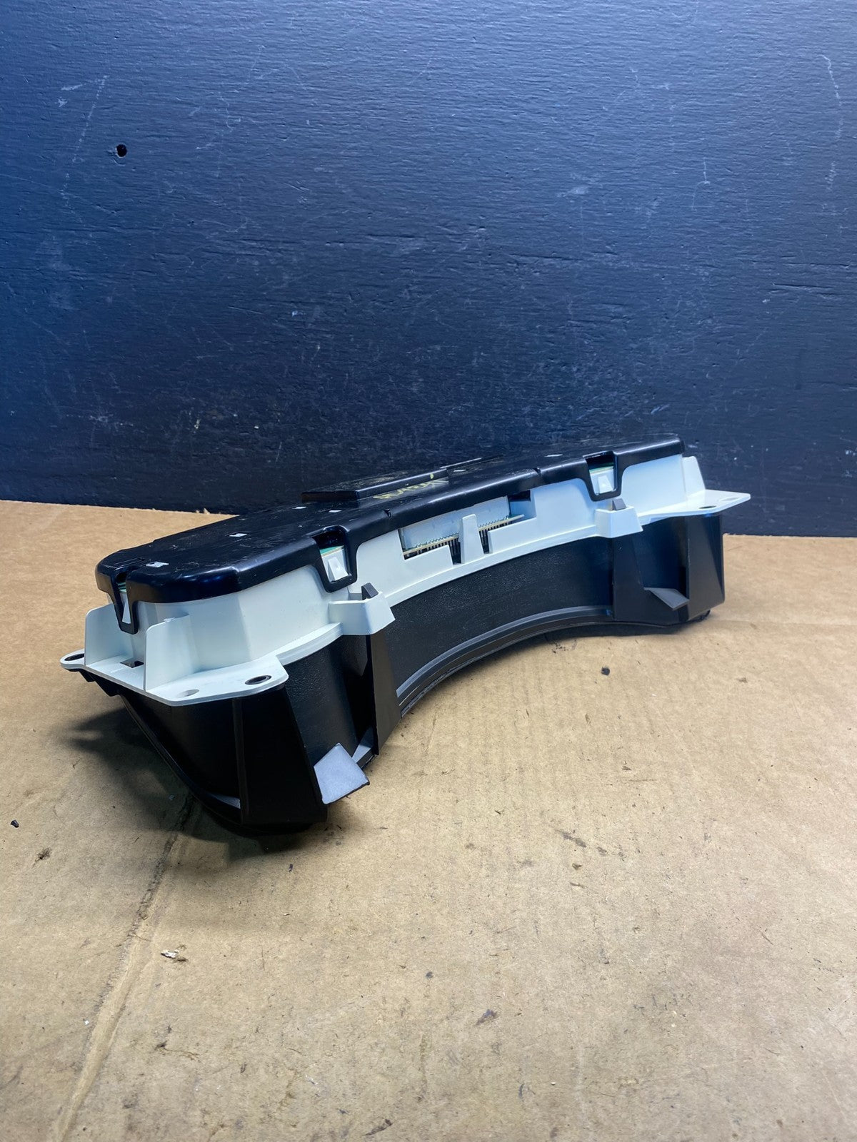 2002 GMC Yukon Speedometer Cluster Gauge AD4841 DG4