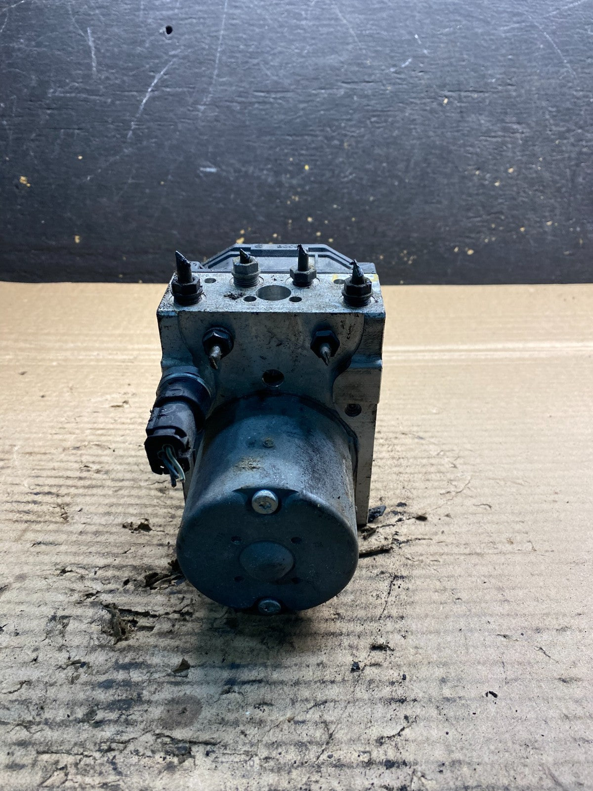 2001 2002 2003 BMW 325i 330i ABS Anti Lock Brake Pump 3451 6762113 AA3311 DG2