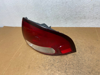 2000 2001 2002 2003 Nissan Sentra Right Passenger Side Tail Light AE1390 LK1