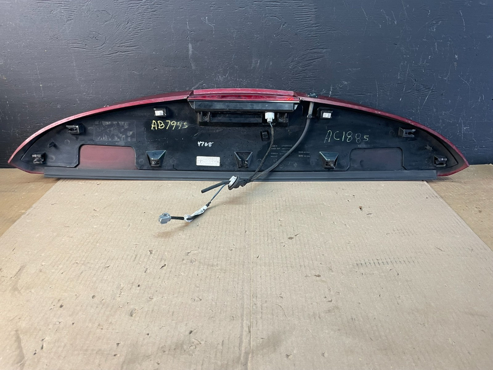 2013 to 2016 GMC Acadia Spoiler Wing Third 3rd Brake Light AC1885 DG7