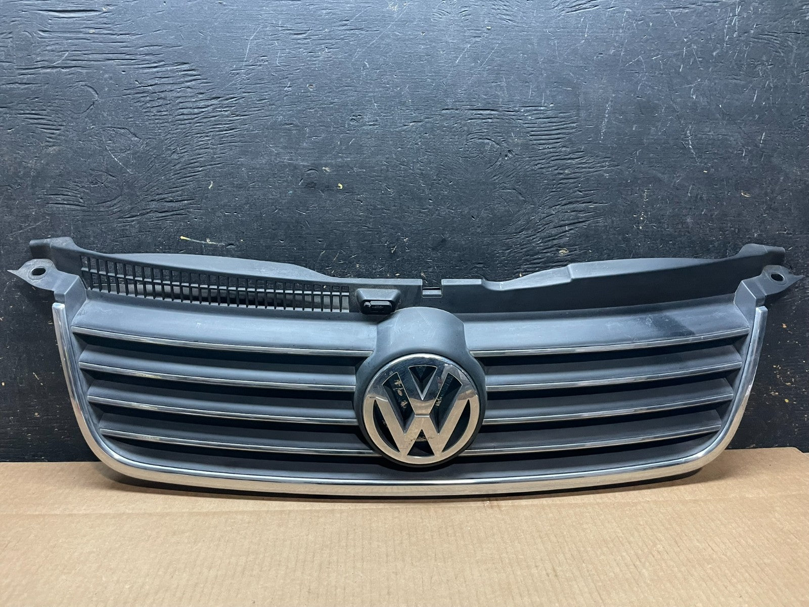 2001 to 2005 Volkswagen Passat Front Upper Grill Grille Oem AA9091 DG0