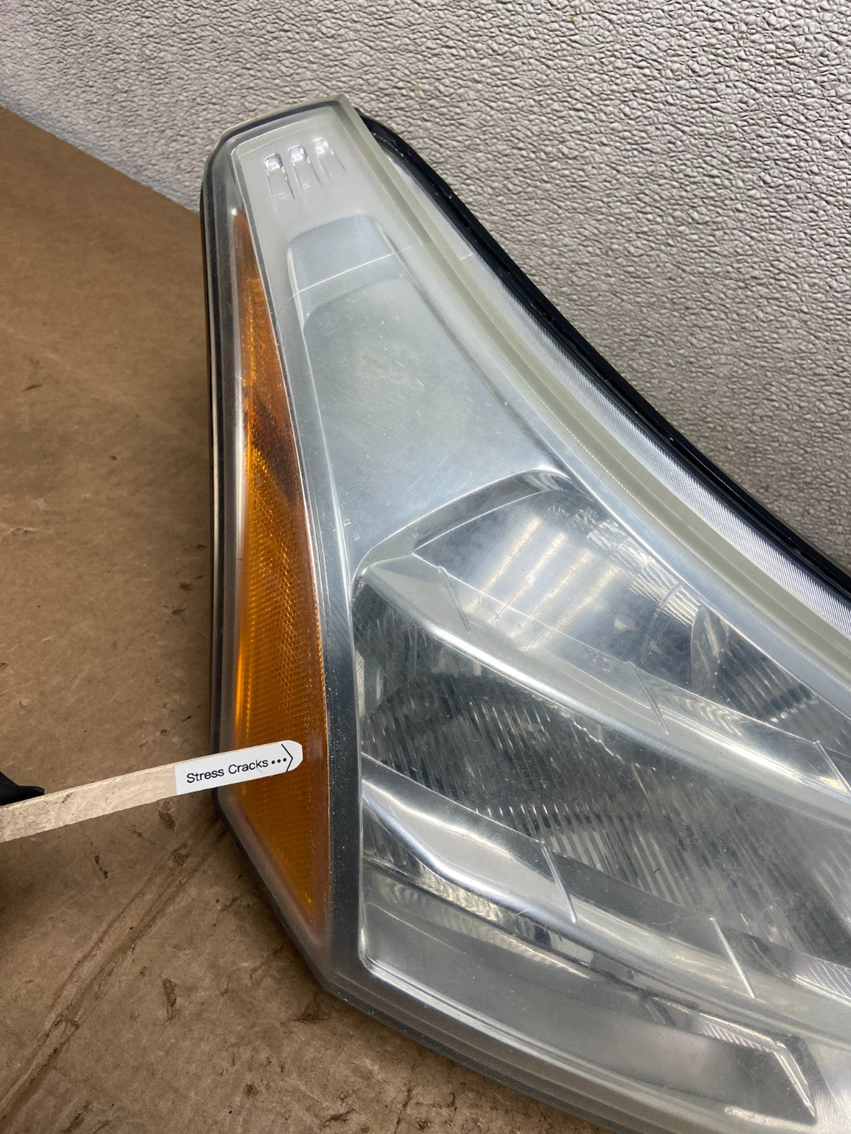 2008 2009 2010 2011 Ford Focus Right Passenger Rh Side Headlight Y6868 DW4