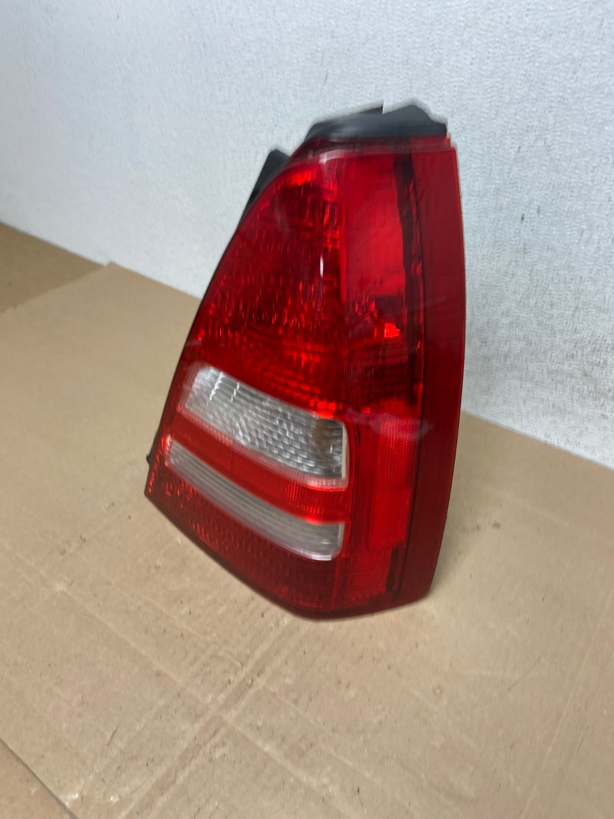 2003 2004 2005 Subaru Forester Right Passenger Rh Side Tail Light AE4984 LK1