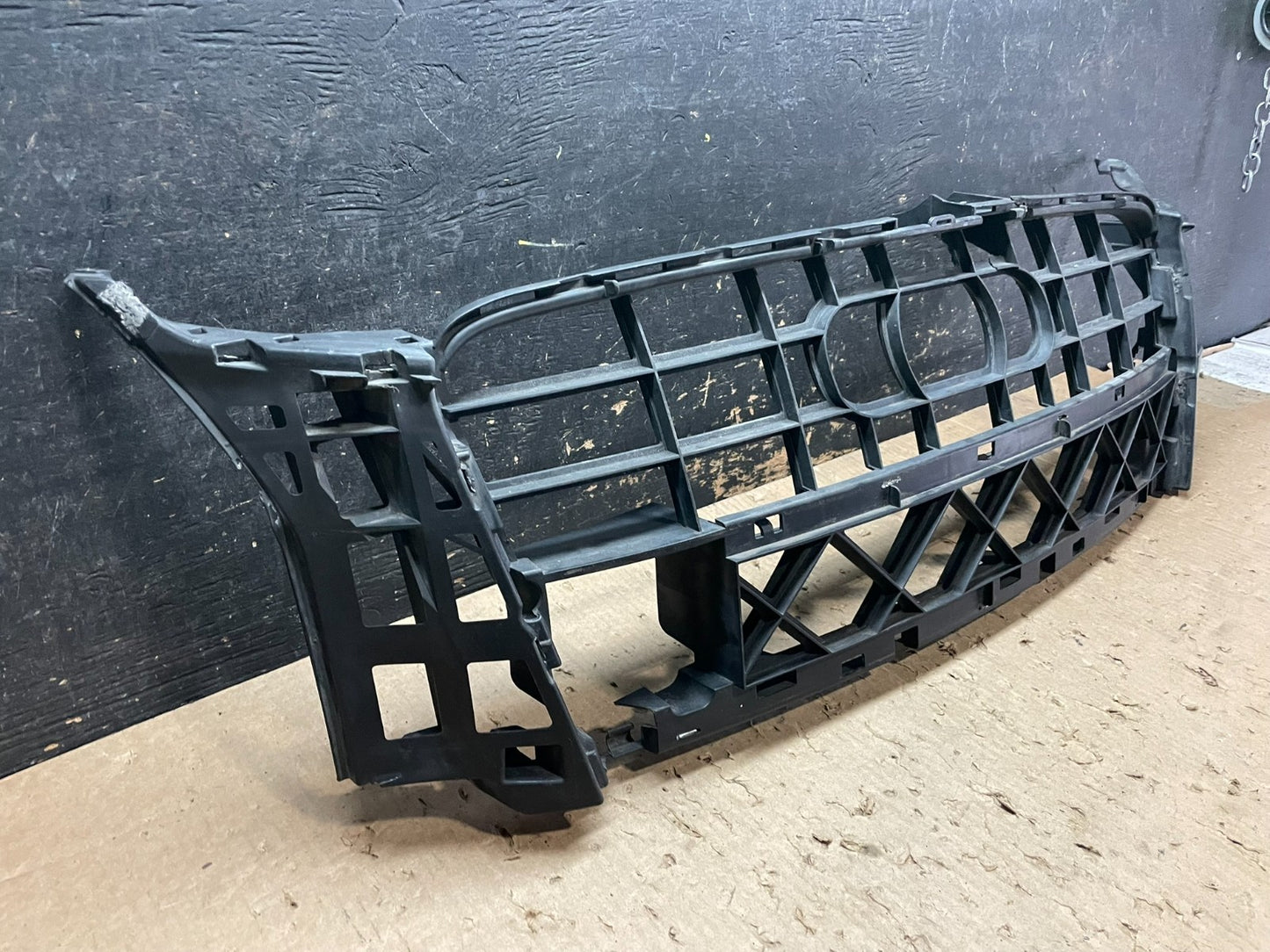 2007 2008 2009 Audi Q7 Front Bumper Cover Grill Support Reinforcement z5562 DG1