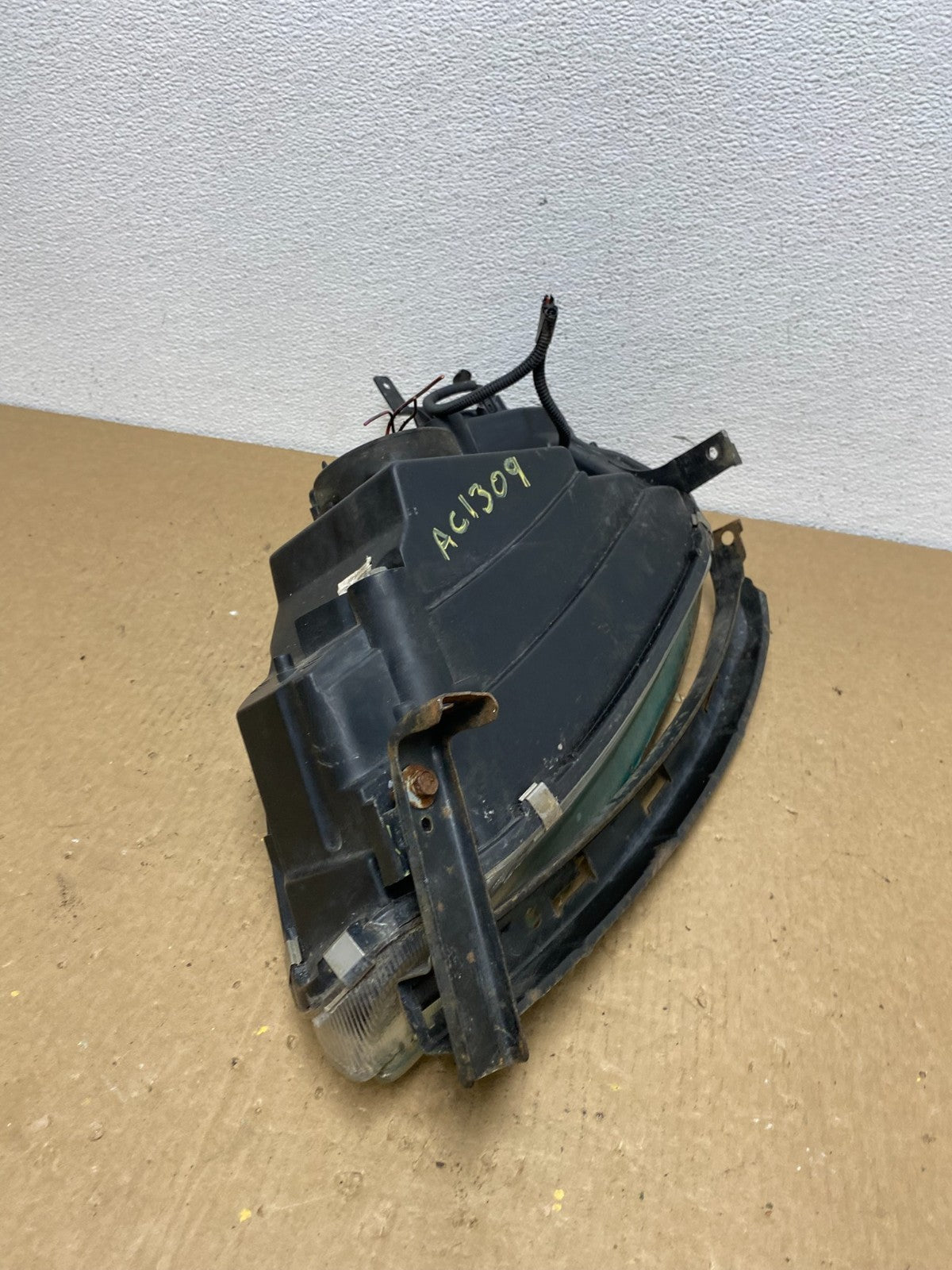 2001 - 2003 Honda Civic Coupe Headlight Halogen Right Passenger Rh AC1309 DW9