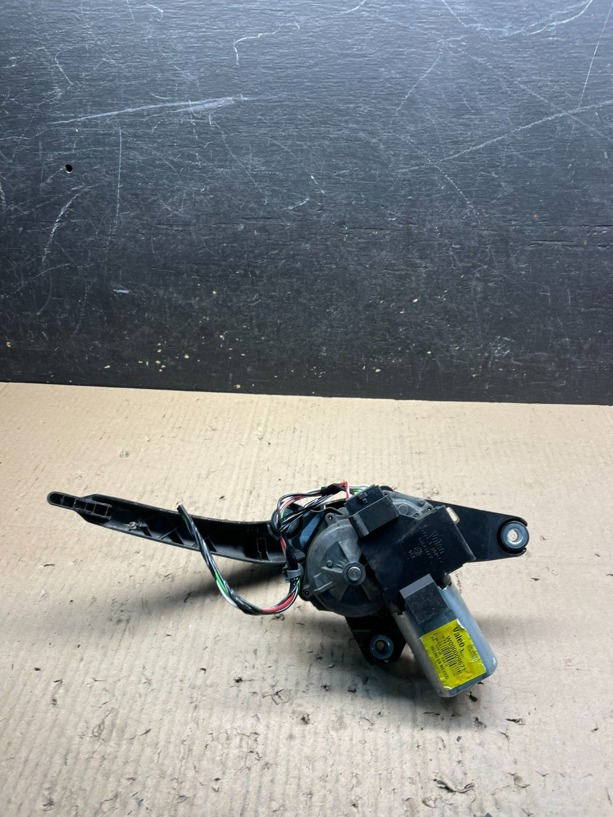 2013 to 2017 Buick Enclave Windshield Rear Wiper Motor V2445 DG5