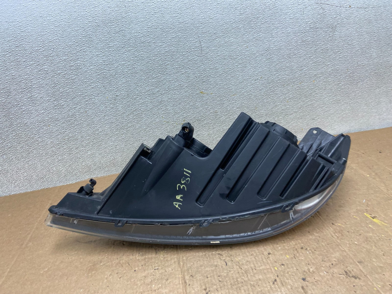 2011 to 2013 Kia Sorento Right Passenger RH Side Headlight Halogen Oem AA3811 DW6