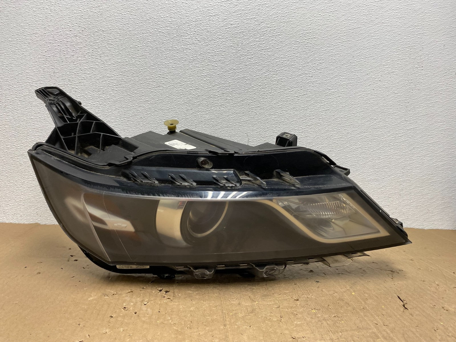 2014 to 2020 Chevrolet Impala Right Passenger RH Headlight Halogen AC0348 DW0