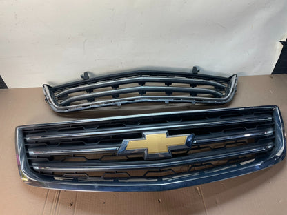 2013 to 2017 Chevrolet Traverse Front Upper + Lower Grill Grille AG7658 DG0