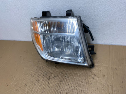 2005 to 2007 Nissan Pathfinder Halogen Headlight Right Passenger AC4030 DW1