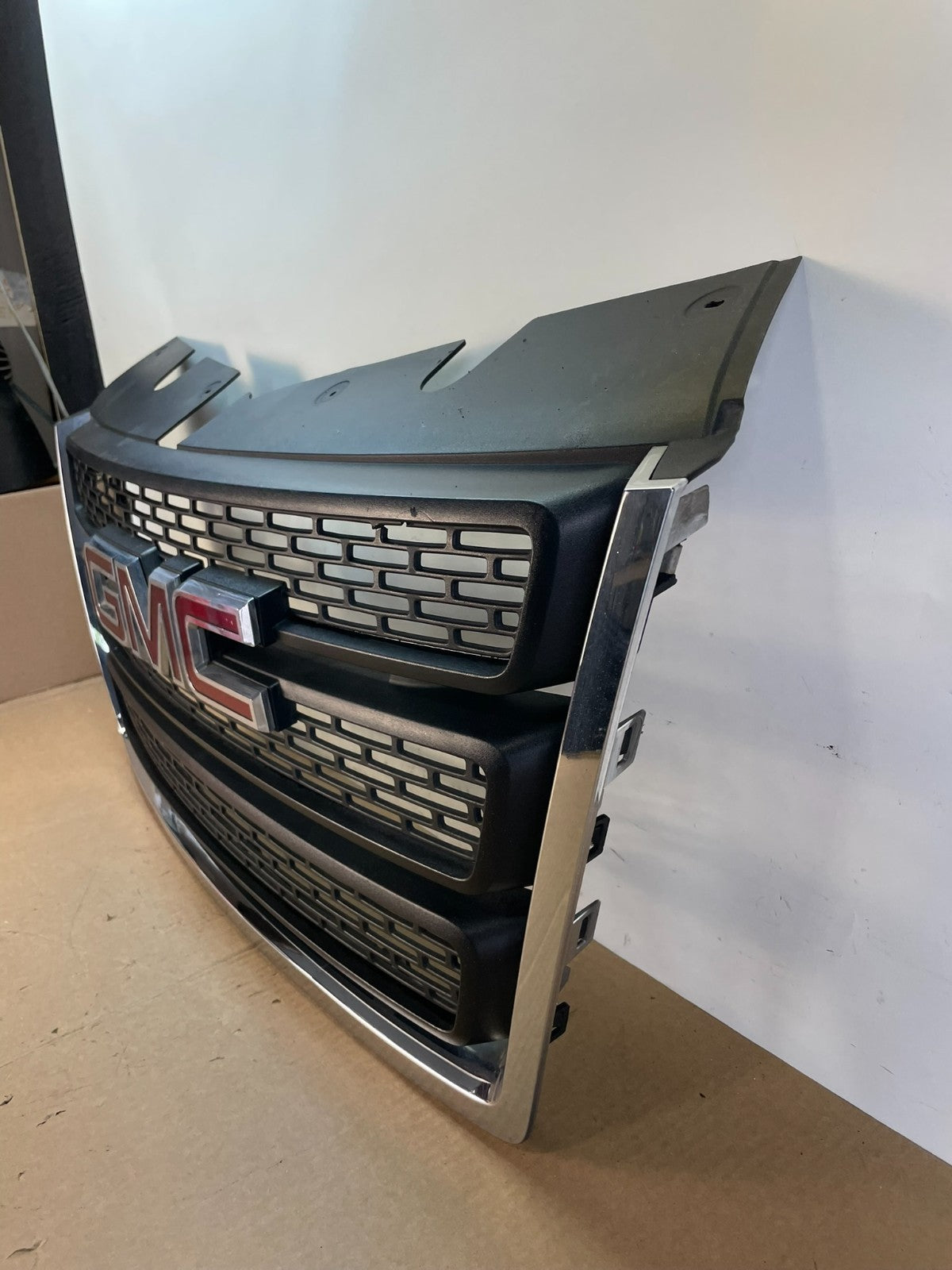 2010 to 2015 Gmc Terrain Front Upper Grill Grille AG7597 DG1