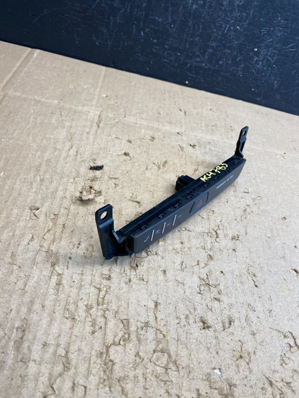 2013 - 2017 Buick Enclave Center Dash Hazard Waring Multi Switch ac4783 DG1