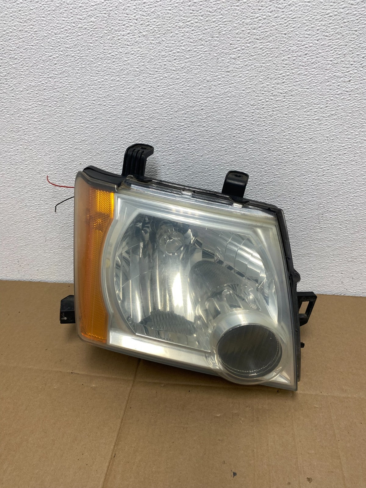 2005-2015 Nissan Xterra Right Passenger RH Headlight OEM AB8030 DW0
