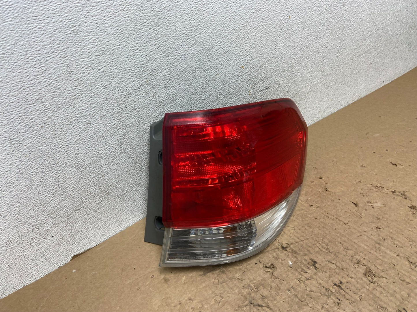 2008 2009 2010 Honda Odyssey Right Passenger Side Tail Light AF8405 DW2