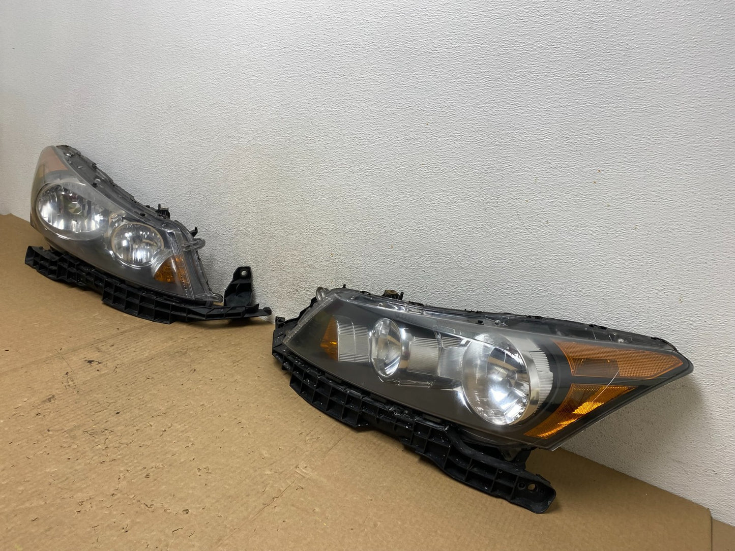 2008 to 2012 Honda Accord Sedan Left+Right Set Halogen Headlights AF9865 DW1