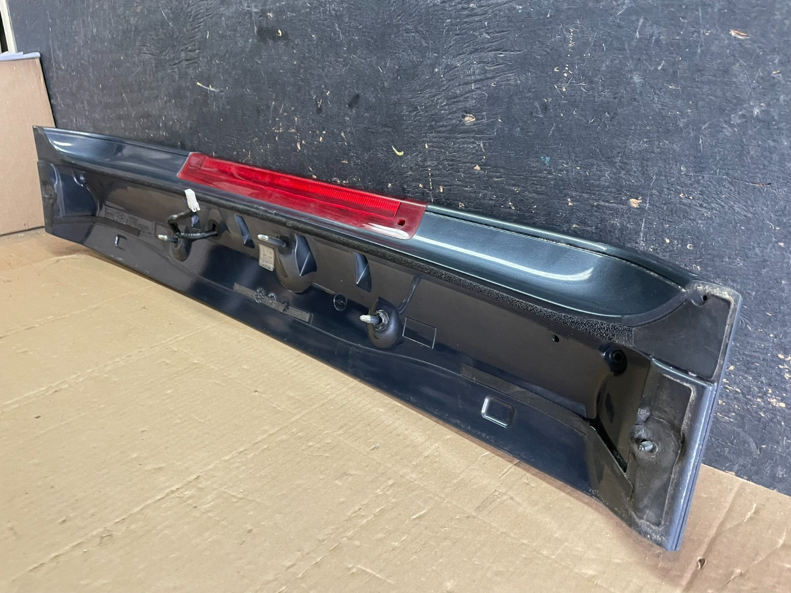 2005 to 2011 Hyundai Accent Trunk Lid Hatch 3rd Brake Light Spoiler AA8866 DG9