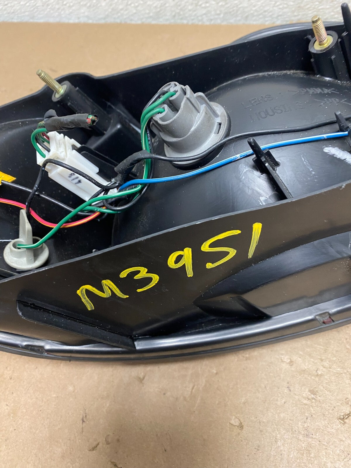 1999 2000 Hyundai Elantra Sedan Right Passenger RH Tail Light M3951 DW8