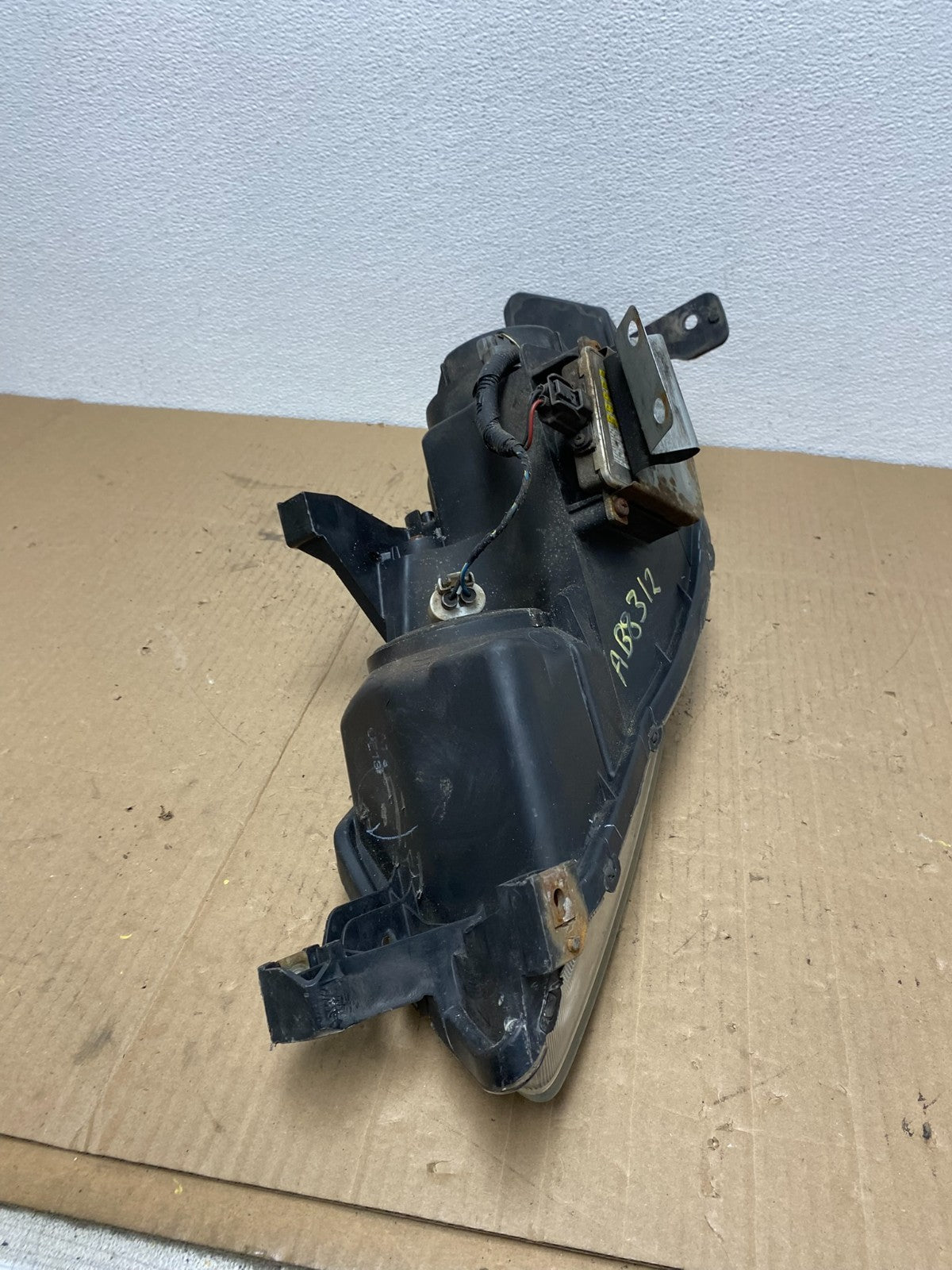 2004 2005 2006 Acura TL Headlight Right Passenger Side Xenon HID AB8312 DW8