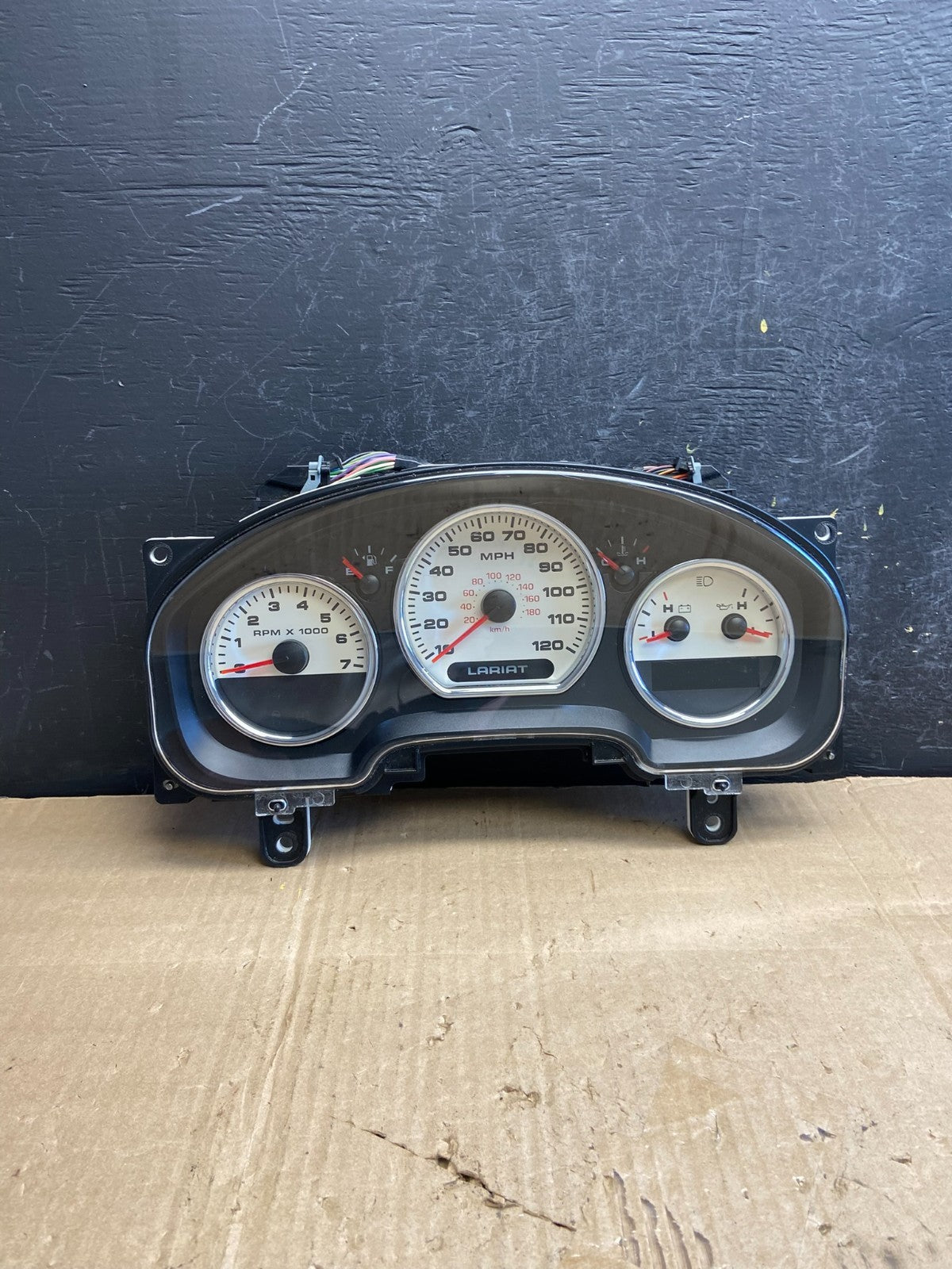 2004 - 2005 Ford F150 F-150 Lariat Speedometer Cluster Gauge ae1868 DG0
