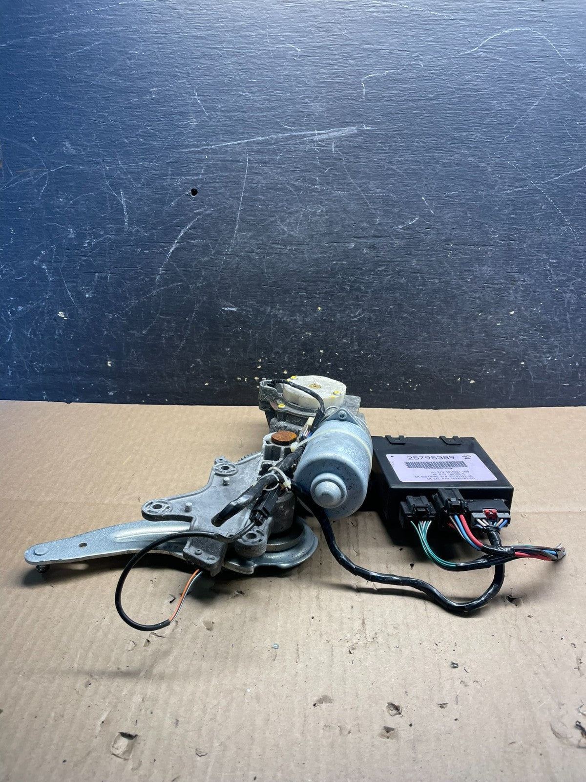 2007 2008 Acadia Enclave Escalade Suburban Liftgate Door Module Motor u2105 DG1
