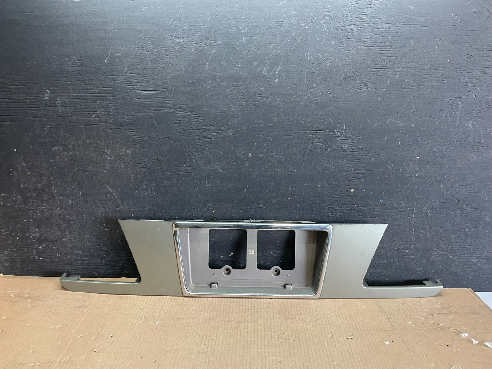 1997 2001 Infiniti Q45 Rear Trunk Garnish License Plate Frame OEM L92100