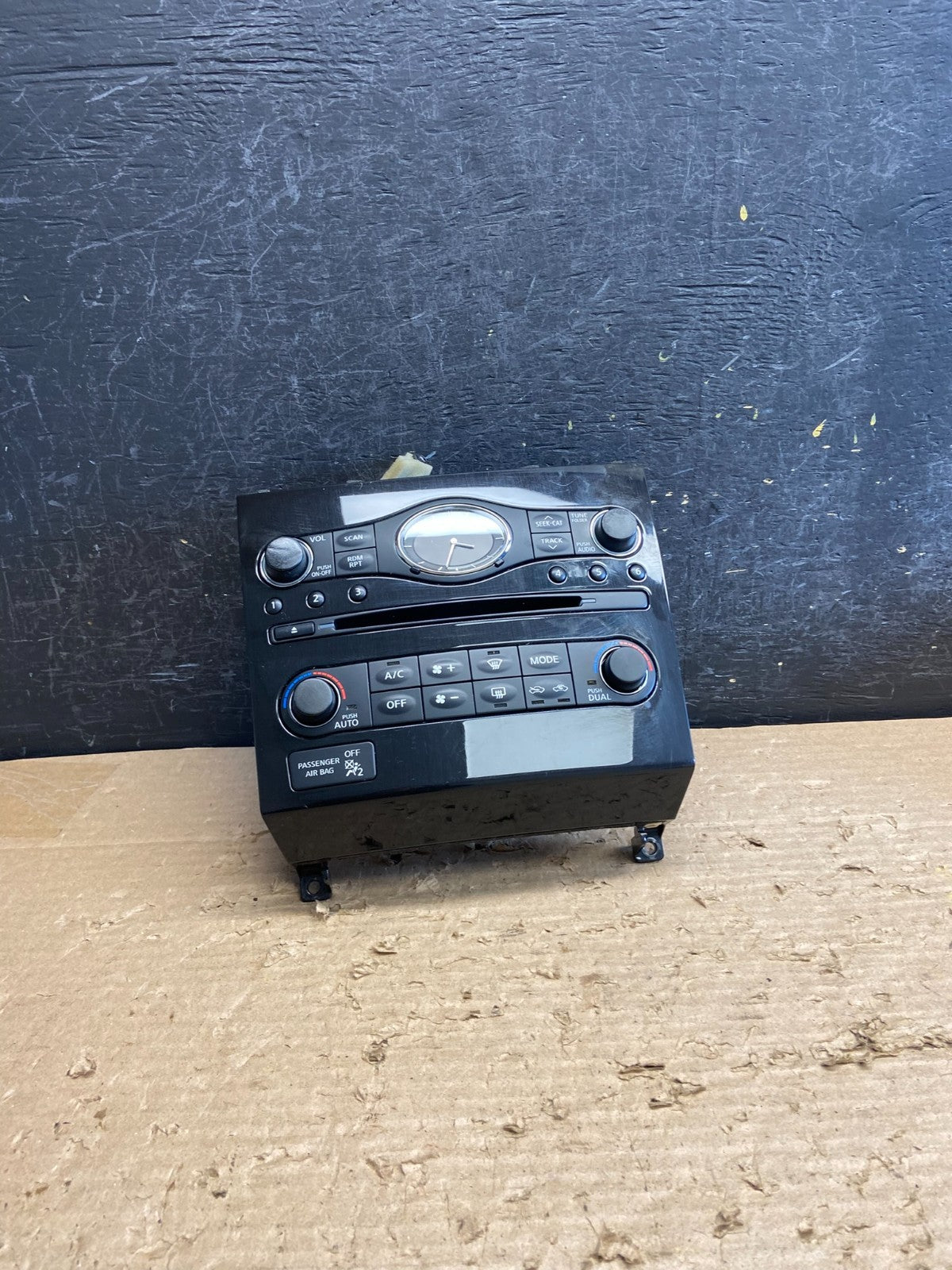 2009 to 2013 Infiniti G37 Radio Player Climate Control Panel Bezel ag8730 DG0