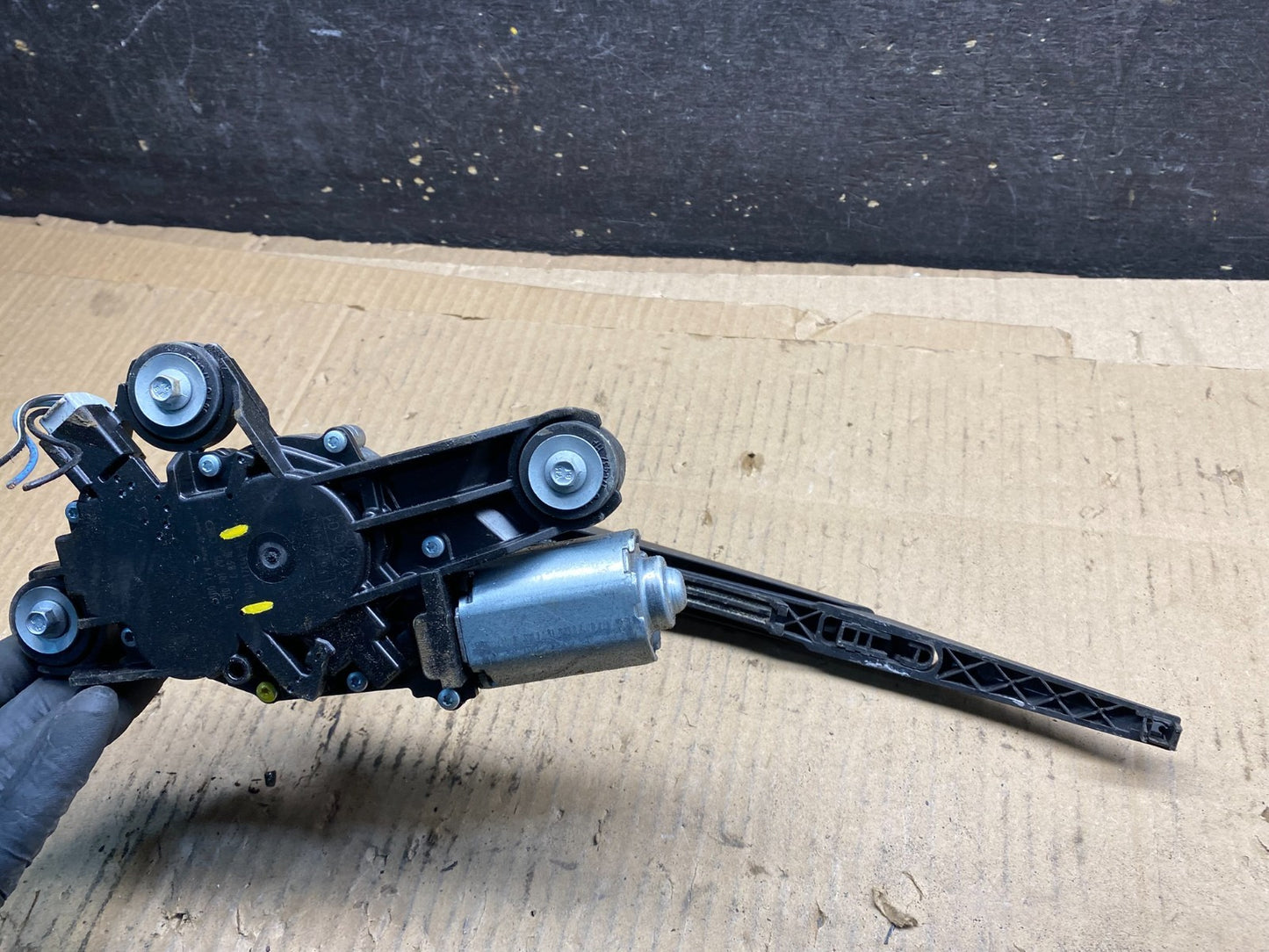 2012 to 2014 Ford Focus Rear Windshield Wiper Motor OEM BV61-17K441-AA y1368 dg7