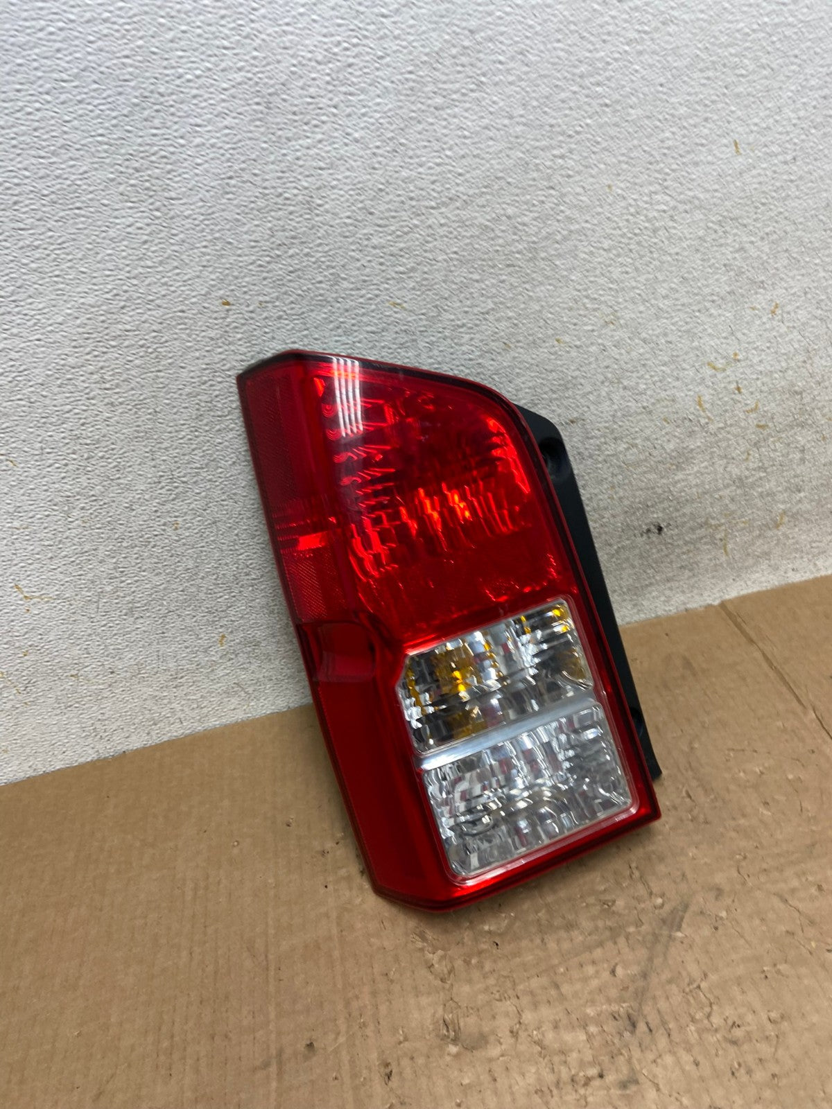 2005 to 2012 Nissan Pathfinder Tail light Left Driver Lh Side AI5411 LK2