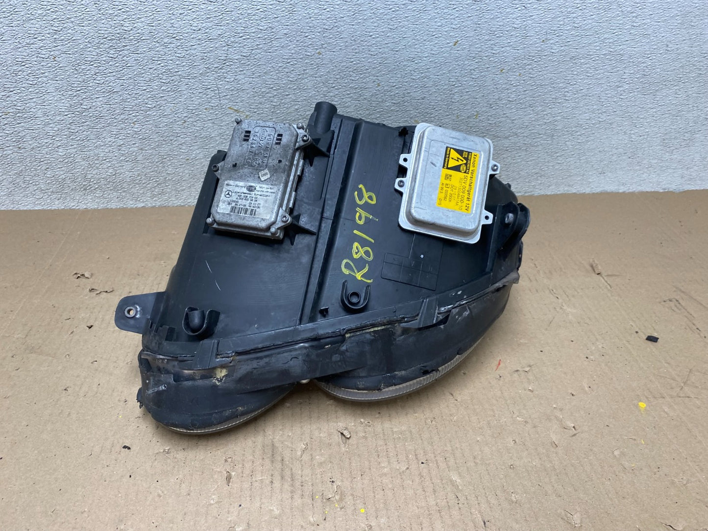 2003-2005 Mercedes Benz W209 CLK CLK350 Right Passenger Xenon Headlight R8198 DW9