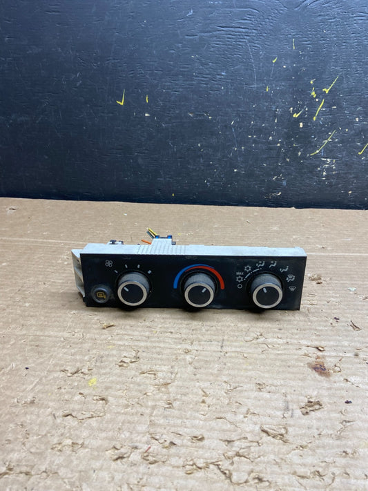 2008-2010 Chevrolet Express 1500 2500 3500 Climate Control Panel W1986 DG0