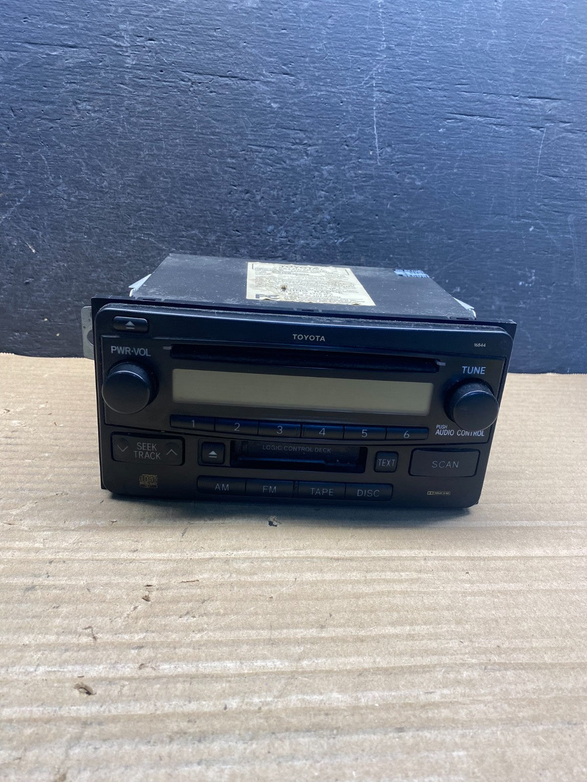2003 - 2005 Toyota Rav4 Am Fm Cd Player Radio Receiver AF3904 DW0