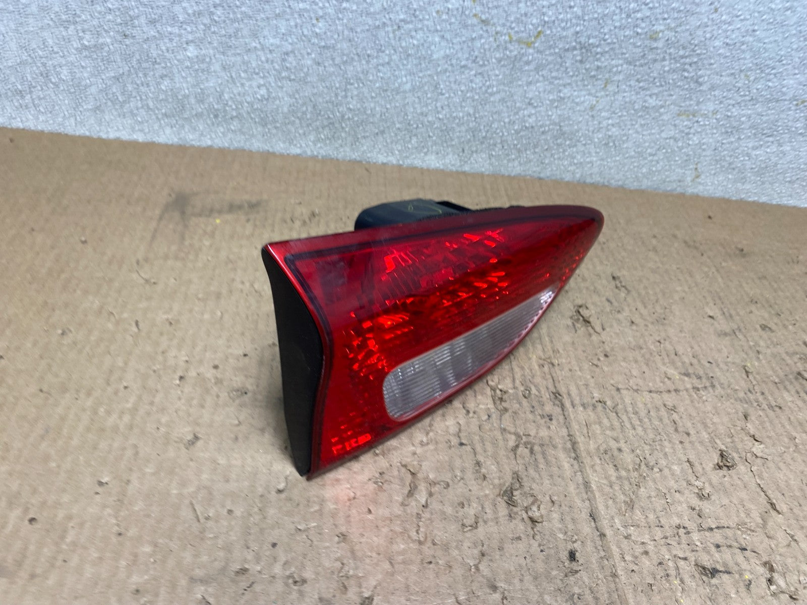 2006 2007 Subaru Tribeca B9 Left Driver Lh Side Tail Light Inner Oem W5521 DW2