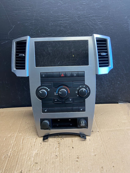 2008 2009 2010 Jeep Commander Grand Cherokee A/C Climate Control Bezel AD6821 DG0
