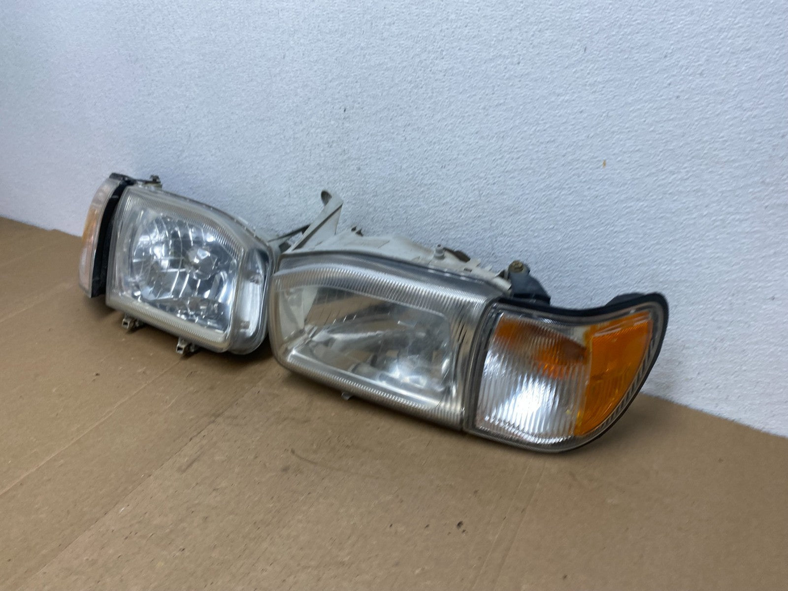 1999-2004 Nissan Pathfinder Left+Right Side Set Halogen Headlights AC5655 DW1