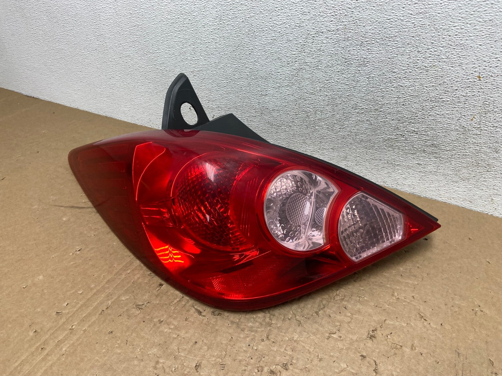 2007 - 2012 Nissan Versa Hatchback Left Driver Side Lh Tail Light AG1273 LK1