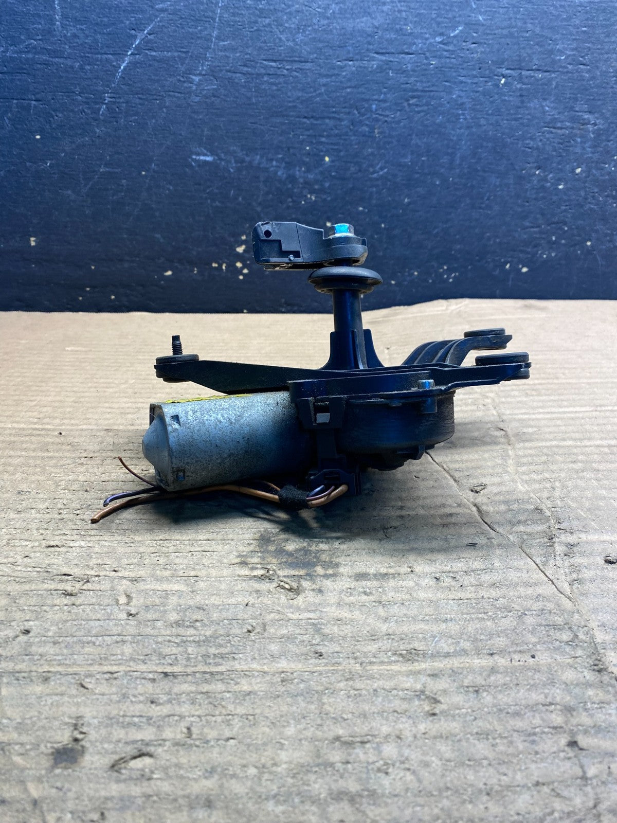 2007 to 2013 BMW X5 E70 Rear Windshield Wiper Motor OEM aa7228 DG1