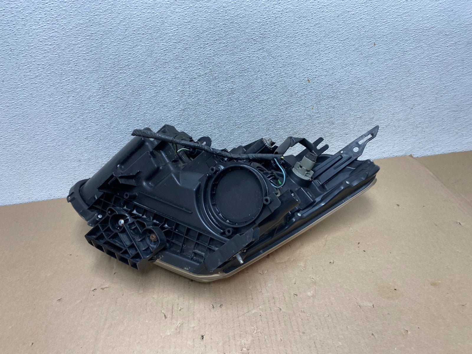2009-2013 Nissan Rogue Right Passenger Halogen Headlight AG6694 DW8