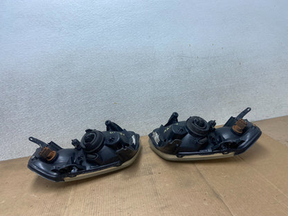 2005 - 2006 Mazda Tribute Left+Right Halogen Headlights Oem AA6212 DW6