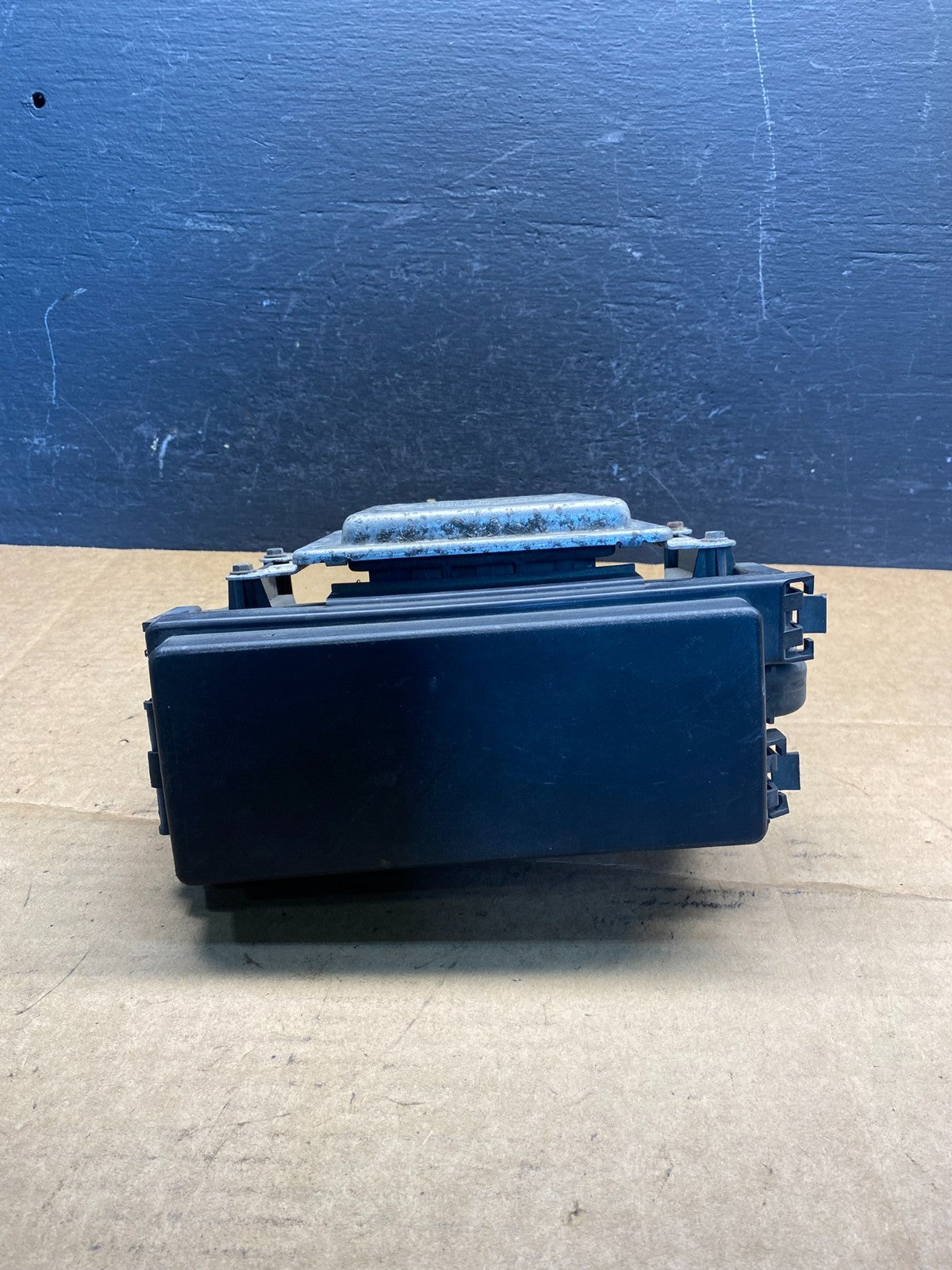 2007 2008 2009 Dodge Durango Fuse Box Relay Panel Body Module BCM AD7315 DG5