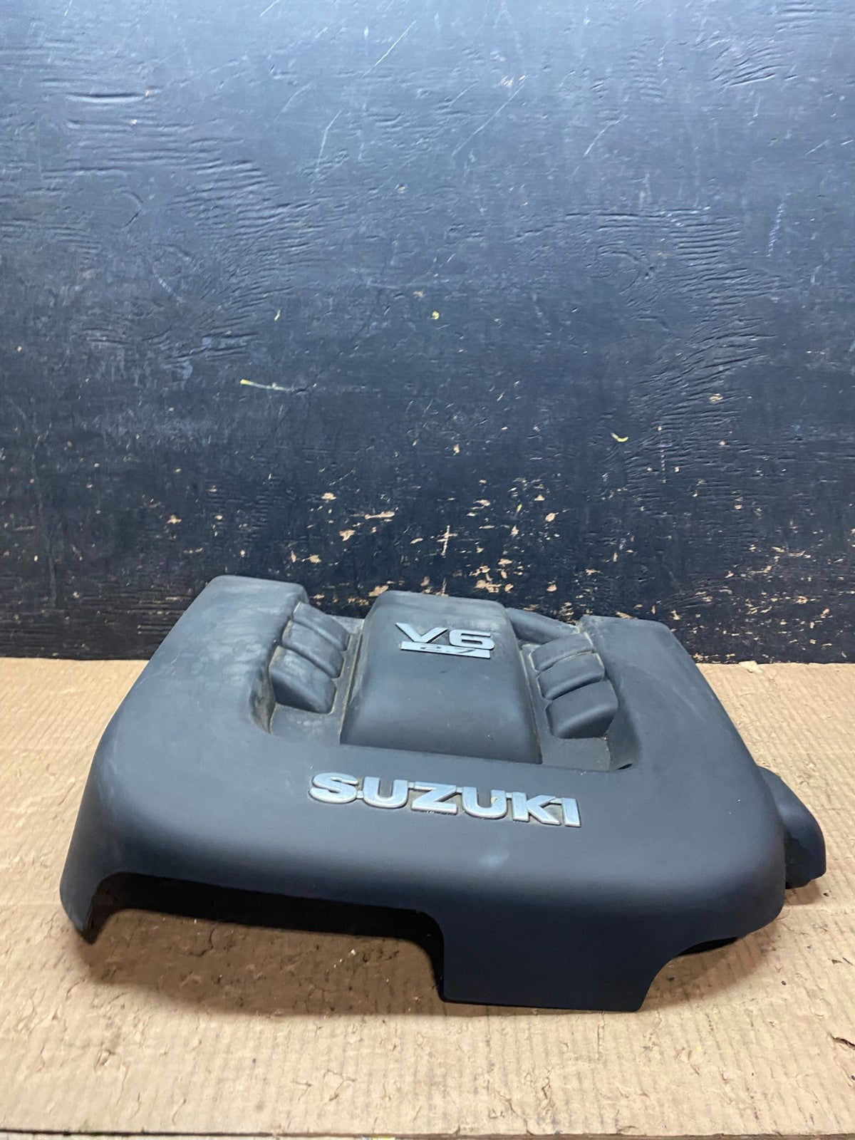 2006 2008 Suzuki Grand Vitara 2.7L Upper Top Engine Motor Dust Cover Y6679 DG3