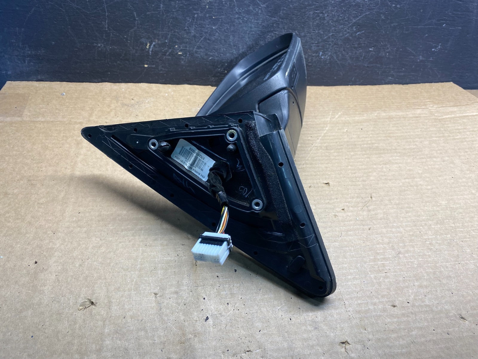 2011 to 2015 Kia Sorento Right Passenger Door Mirror Turn Signal AD9686 DW4